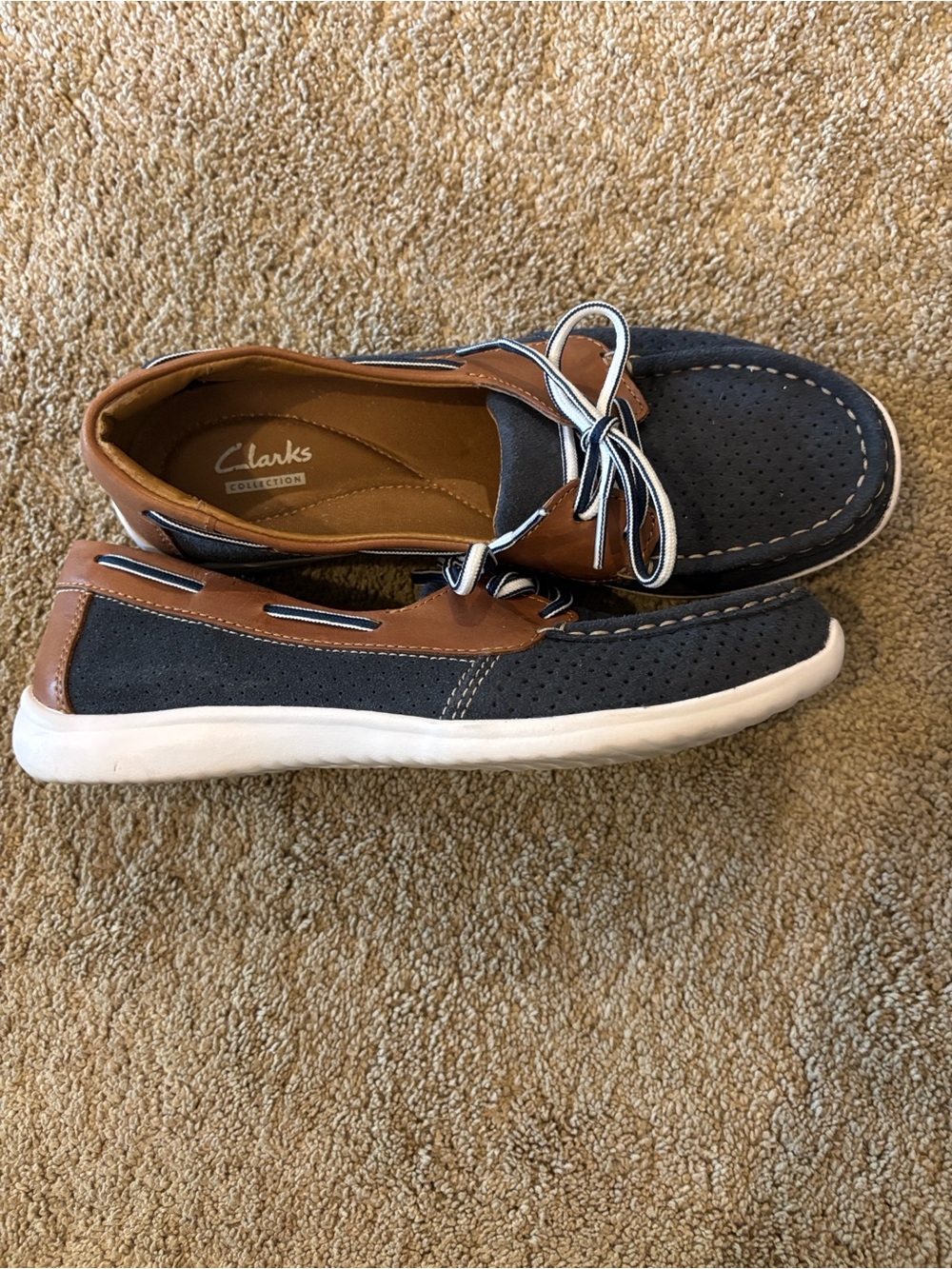 Clarks women’s Navy and Brown Slip-On Boat Loafers - Picture 2 of 3